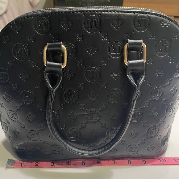 NWT- Ellen Tracy Signature Dome Crossbody Satchel-BLACK - Picture 12 of 15